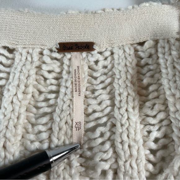 Free People Infinite V-Neck Sweater Chunky Cozy Cream Knit Women’s Size XS - Picture 3 of 14